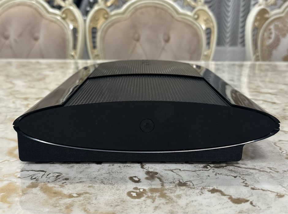 продается игровая приставка ps3 super slim