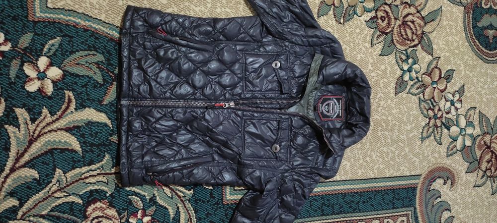 Мужская куртка лёгкая но теплая