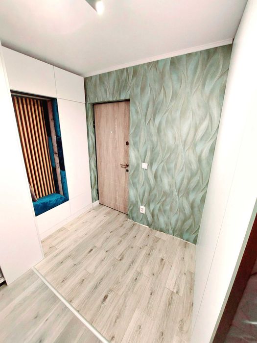 Proprietar Vand Apartament 4 cam 2 bai decomandat zona E3 Parter 80 Mp