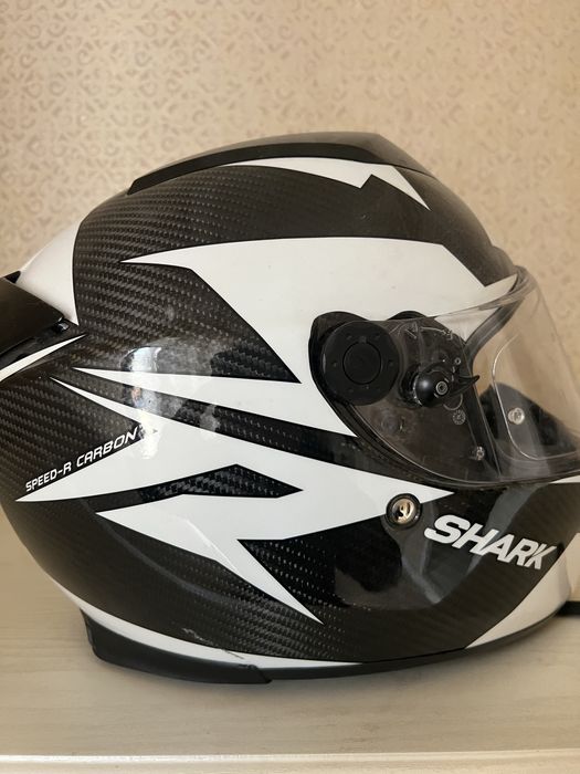 Продам мотошлем Shark оригинал