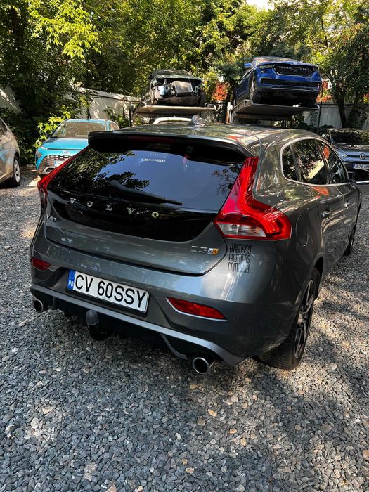 VOLVO V40 2019 — imagine 3