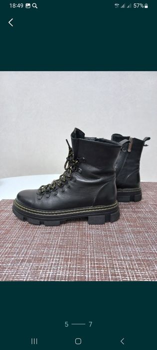 Продам женские ботинки