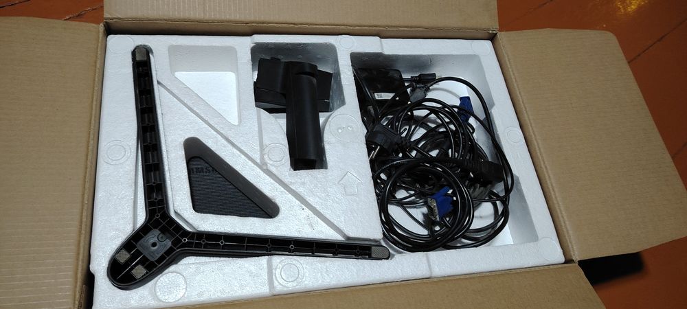Монитор Samcyng  LS22C310EAIXCI