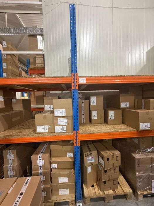 Rafturi metalice de vânzare producător Dexion picior zincat sau albast