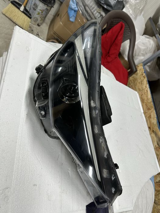 Far dreapta hyundai elantra.