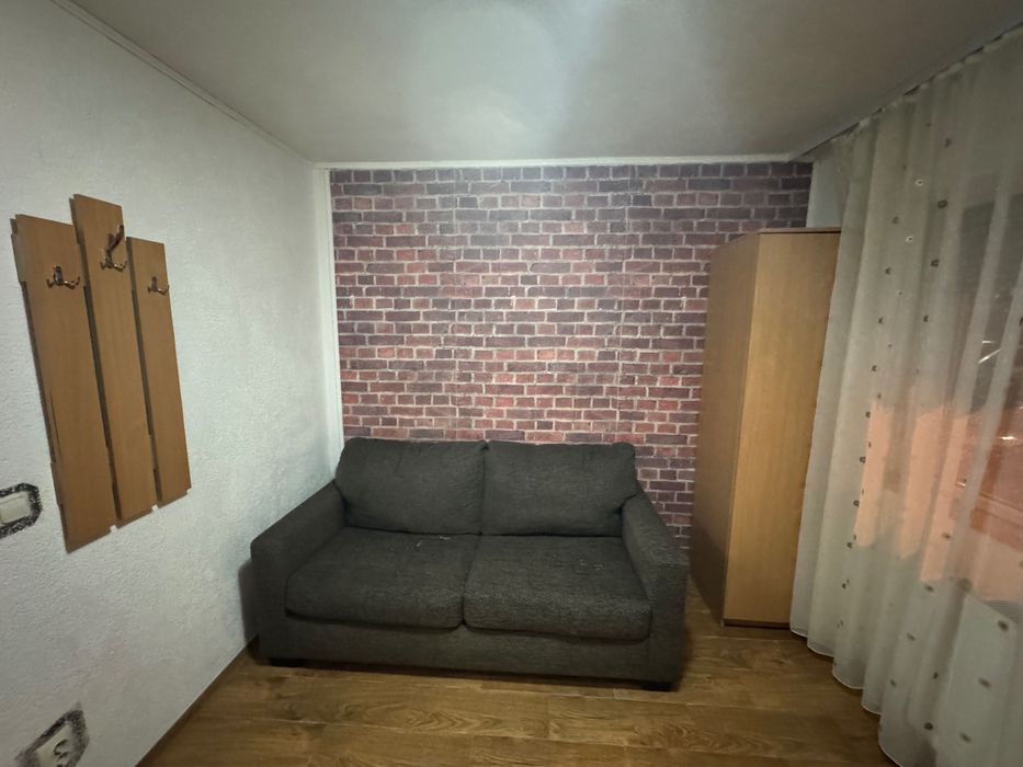 Vând garsoniera zona UMT