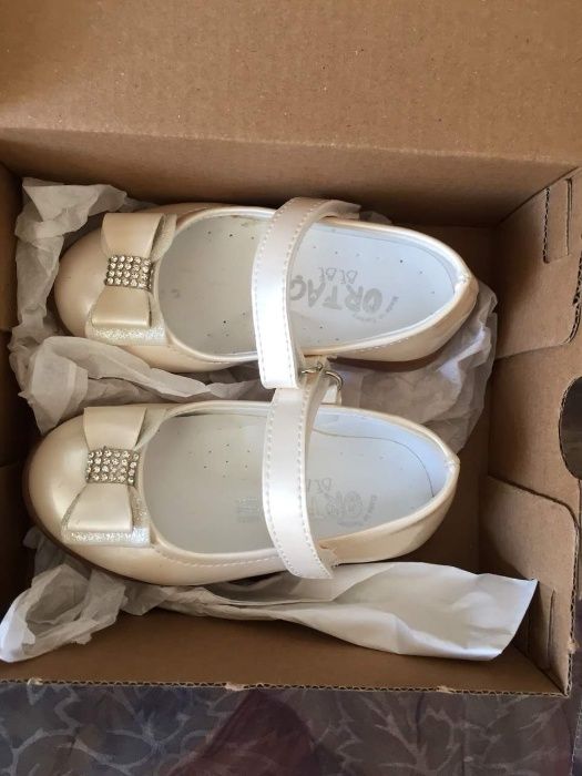 Бебешки обувки .