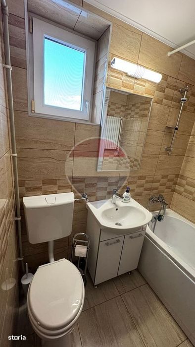 DE ÎNCHIRIAT apartament spatios cu 2 camere în vilǎ