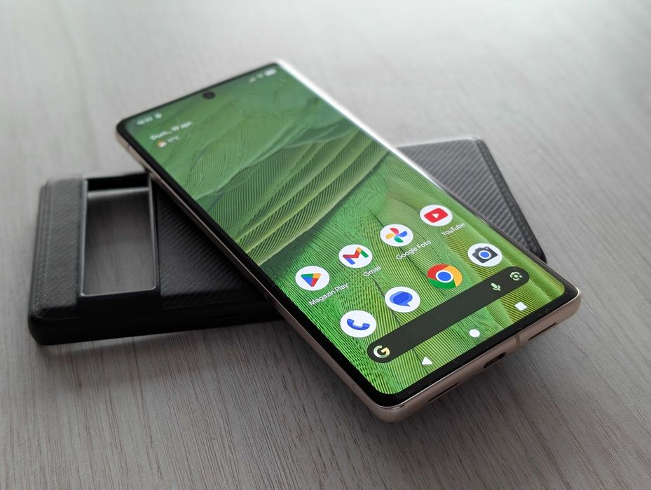 Google Pixel 7 Pro 128GB 12gb Android 17 + Folie + Husa + Cablu 50 megapixeli