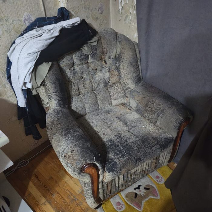 Продам диван раскладной с креслом