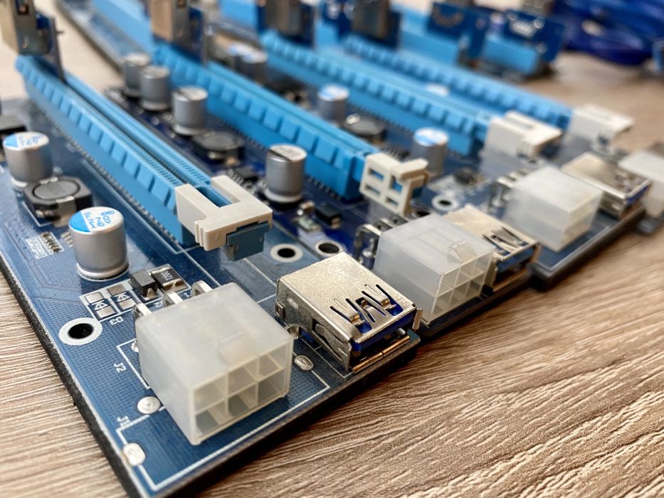 Riser 8buc, cabluri SATA la 6 si 8 pini (minat, 3070,3080, pt riser)