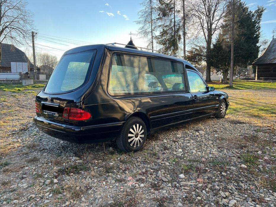 Mercedes E Class masină mortuară 2.2 diesel