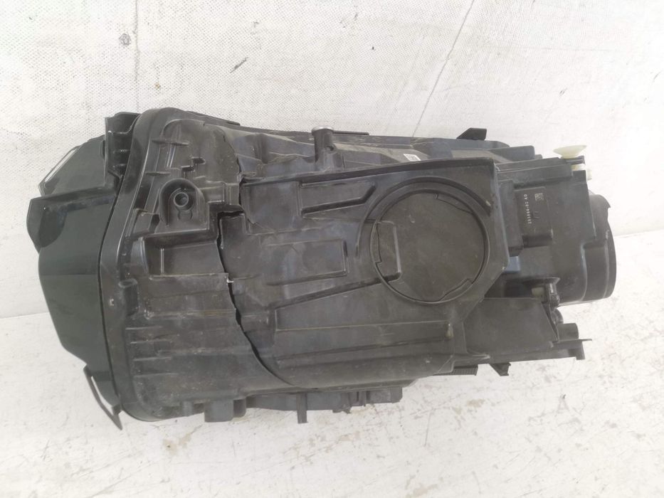 Мерцедес Бенц ЕКА / Mercedes Benz EQA H243 EQB X243 Дясна светлина LED