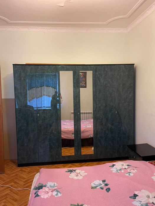 Продаётся Шкаф шести дверный