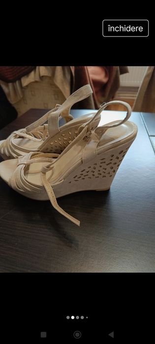 Sandale cu platforma