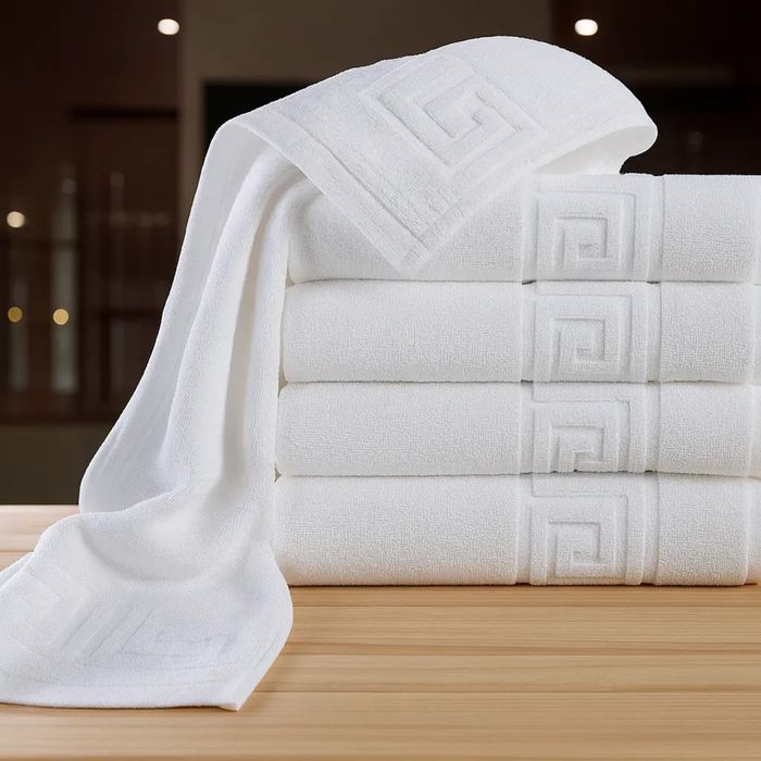 Lenjerii Damasc Hotel / Prosoape / Halate Baie