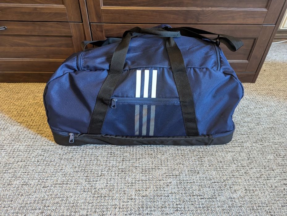 De vânzare geanta Adidas