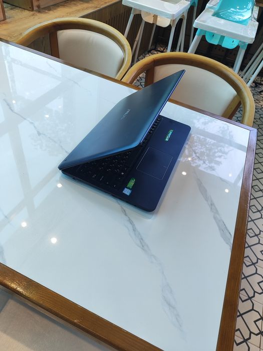 Продам ноутбук Core i 7 8550U