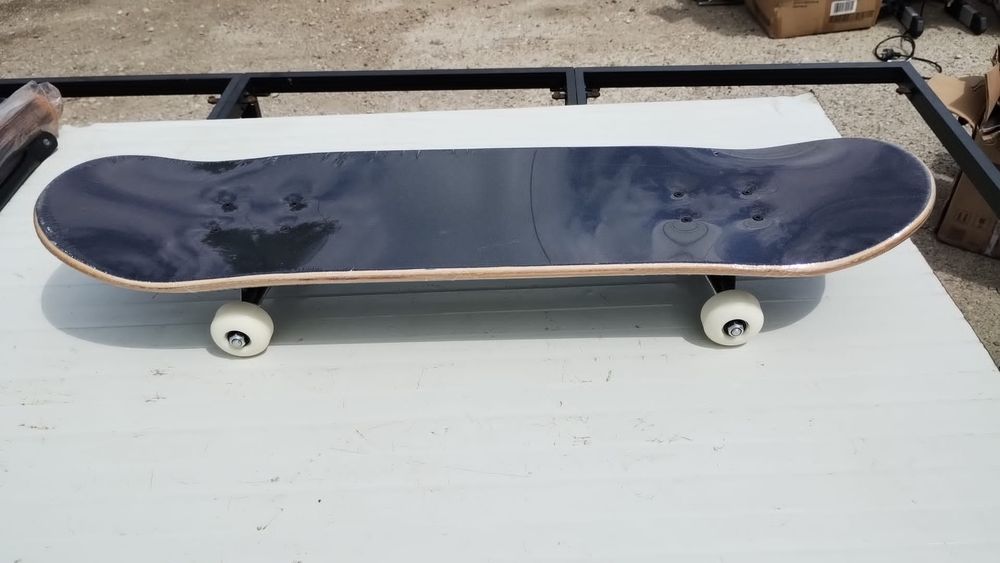 Skateboard lungime 80cm preț 80lei este nou