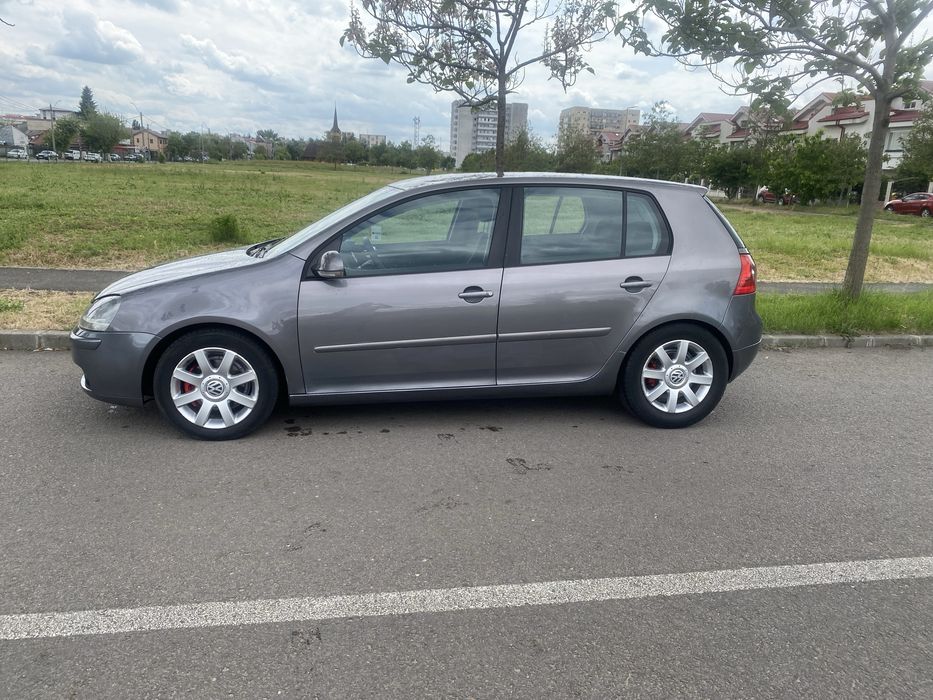 Vand golf 5 anul 2004 in perfecta state de functionare