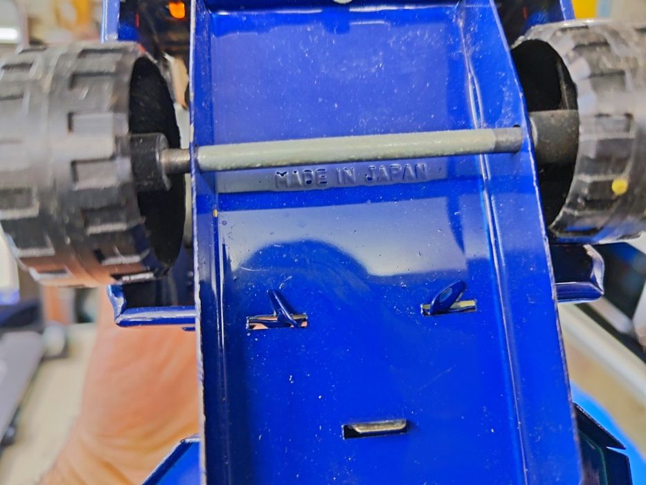 Ламаринена играчка Japan