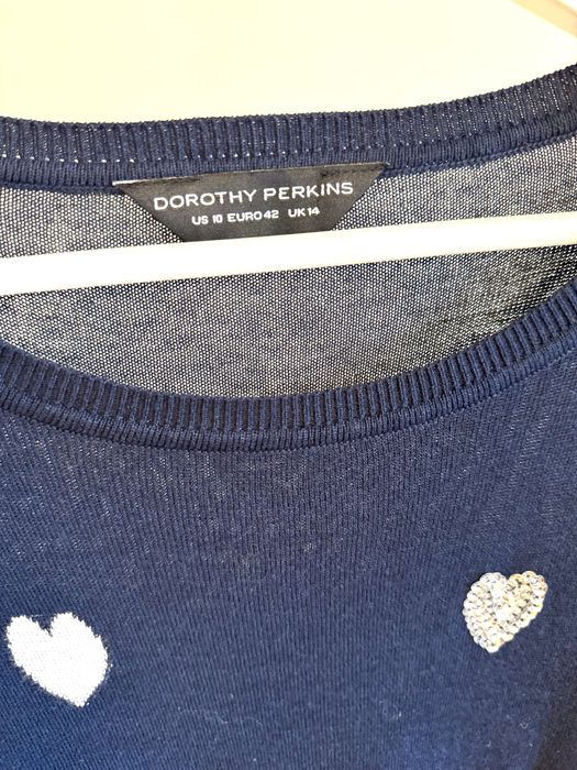 Рокля фино плетиво със сърца от пайети