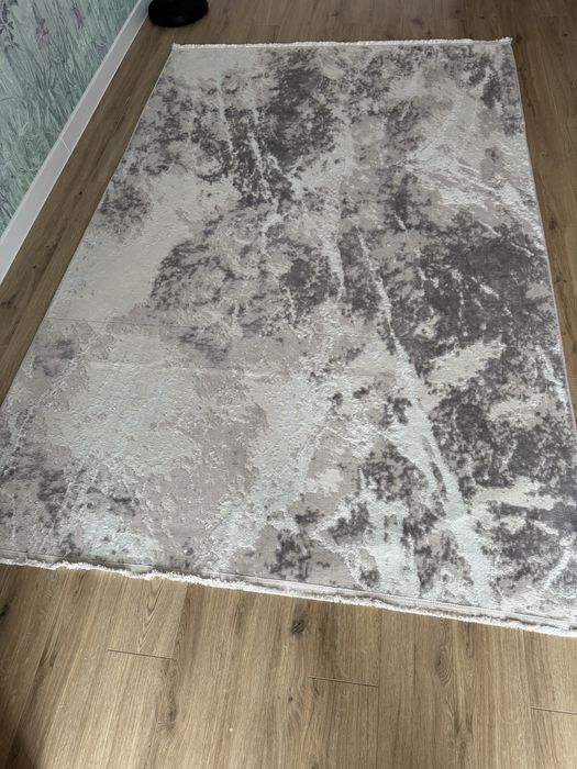 Продам ковер почти новый