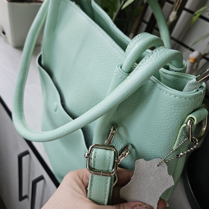 Сумка кожаная цвета Тиффани