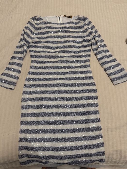 Рокля с пайети- размер S
