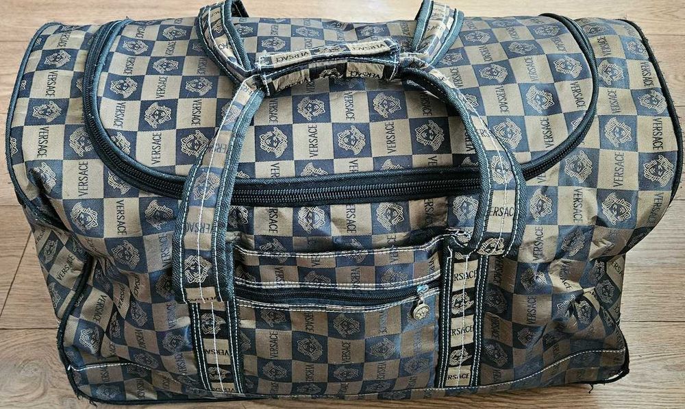 Сумка дорожная большая с выдвижной ручкой.