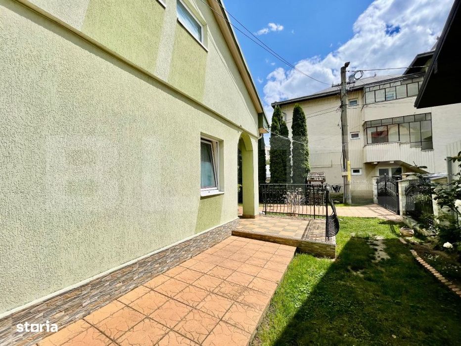 Vila cu foisor si cabana, Suceava zona centrala