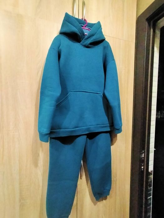 Продам теплый  костюм