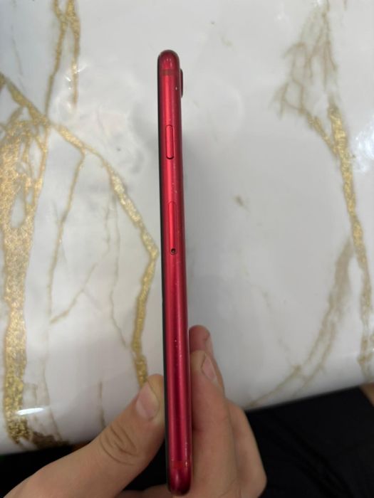 iPhone SE 64GB  АКБ: 100% iOS: 26.1