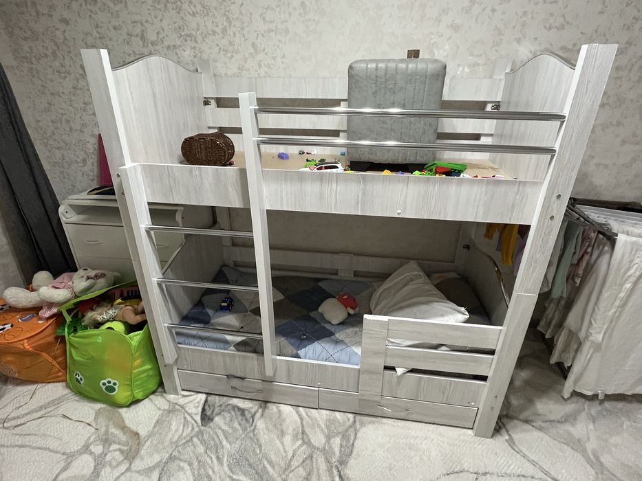 2 etajliy bollalar karavoti sotiladi xolati zor