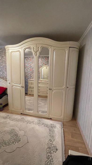 Продам спальный гарнитур
