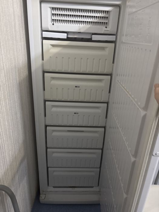 Продам морозильник