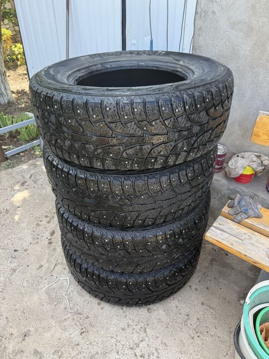 Зимние шины R17 265/65 Hankook в хорошем состоянии Prado, LC200, Hilux