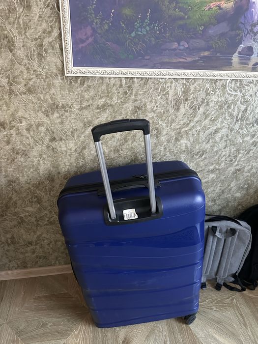 Продам чемодан L