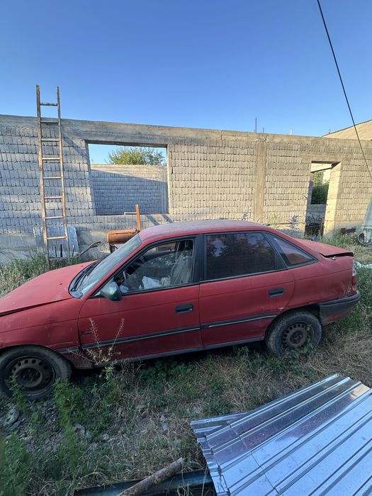 Продаеться Опел докумен все есть на ходу