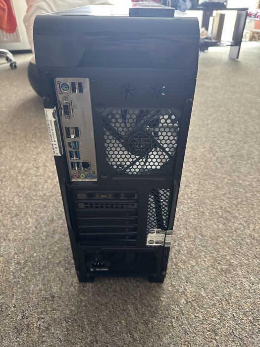 Vand pc gaming ryzen 5 3600 , gtx 1650, 16gb ram ddr4 , 750gb ssd