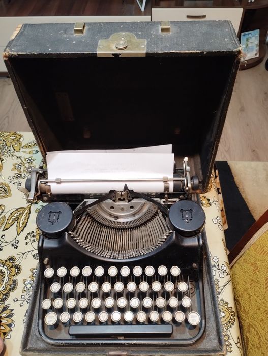 Mașina de scris vintage