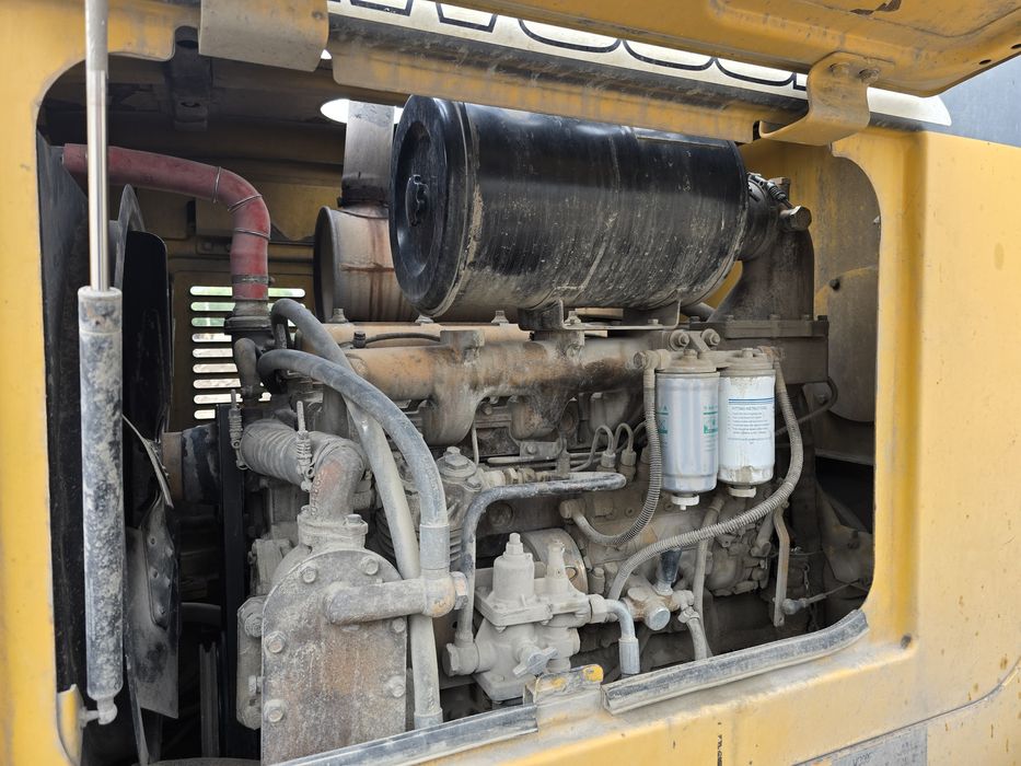 Продам фронтальный погрузчик