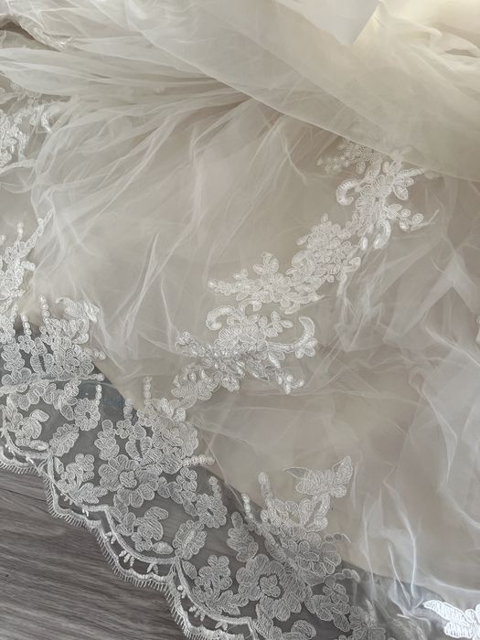 Свадебное платье срочно продам!