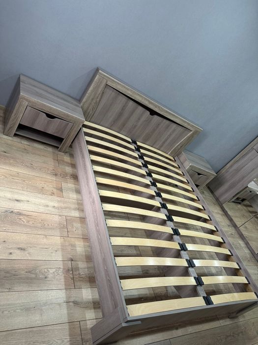 Продам двуспальную кровать