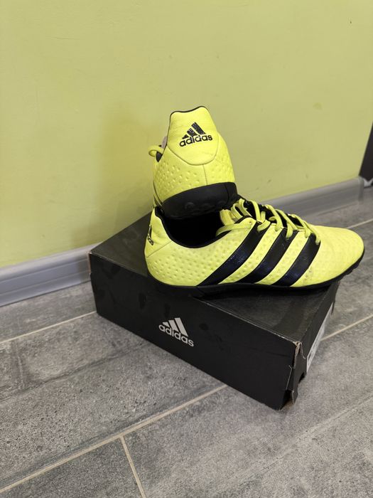 Футболни обувки стоножки