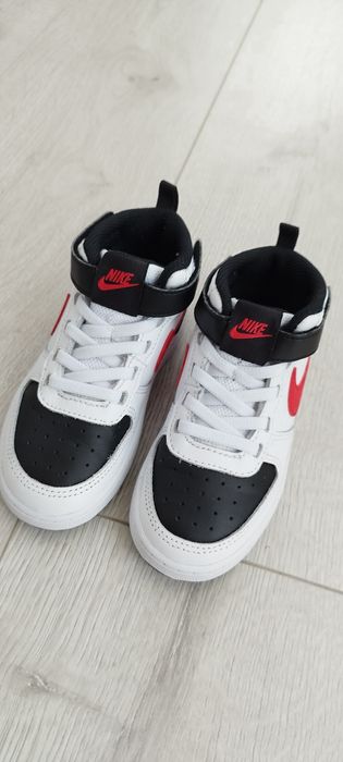 Nike court borough mid 2