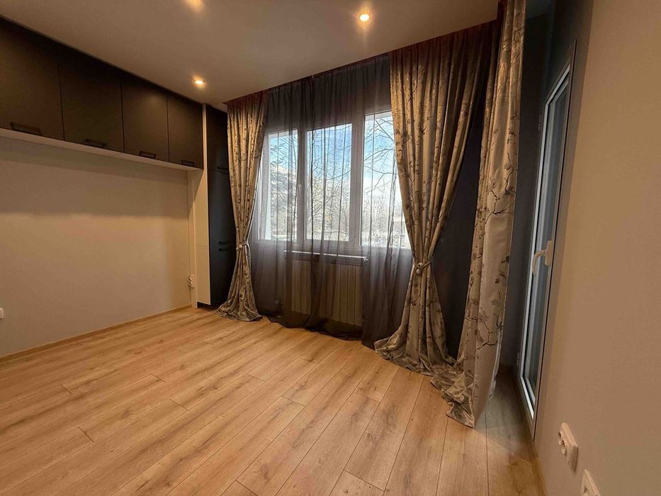 Продава се Тристаен апартамент в София, Люлин 8 - 65 кв.м за 1530 €/кв.м - Снимка #9