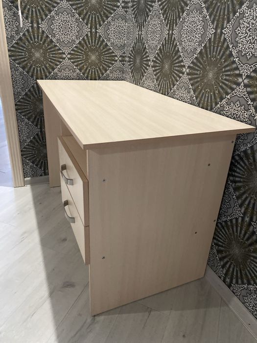 Продам  Письменный стол