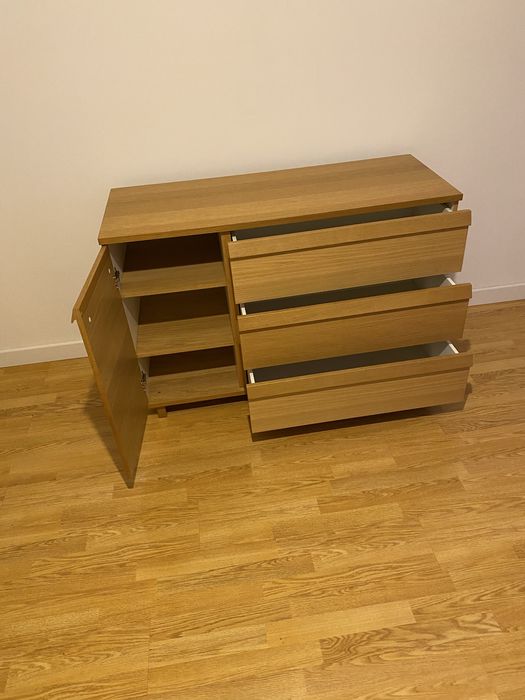 Comoda cu 3 sertare si  3 compartimente cu usa