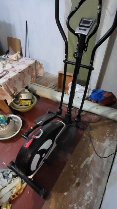 Тренажер для бега эллиптический